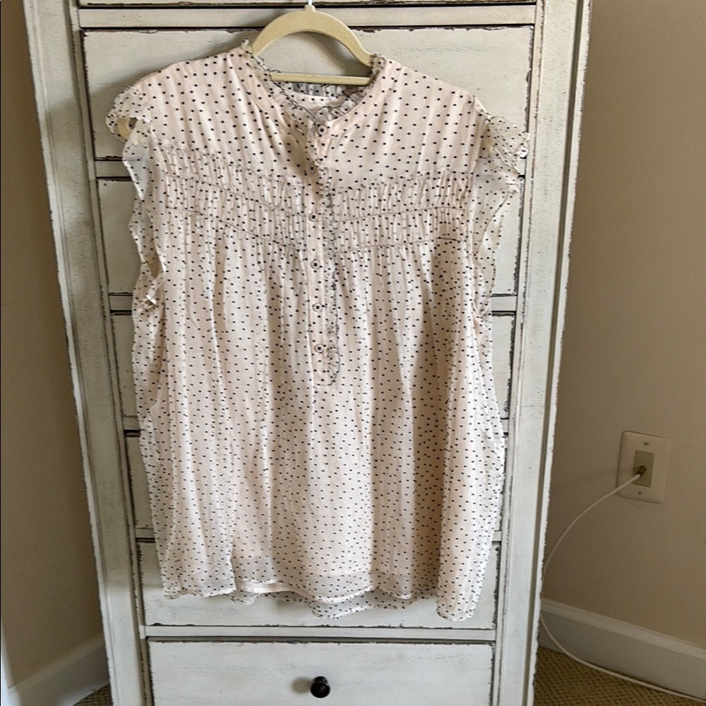 Sundance Cream Smocked Cap Sleeve Blouse